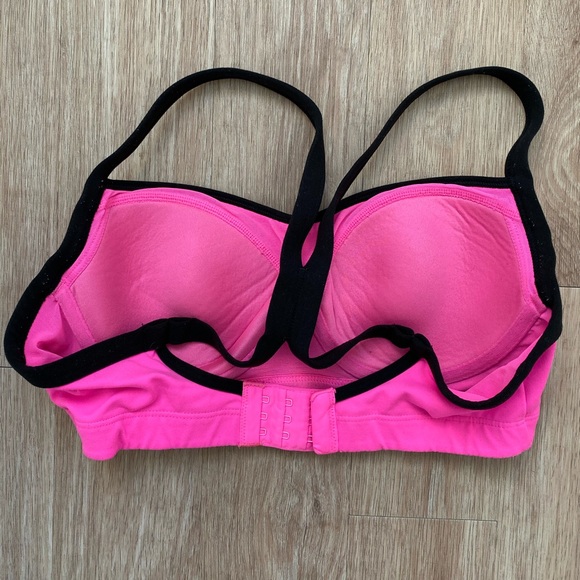 Victoria’s Secret Sports Bra size 32D - Picture 2 of 5